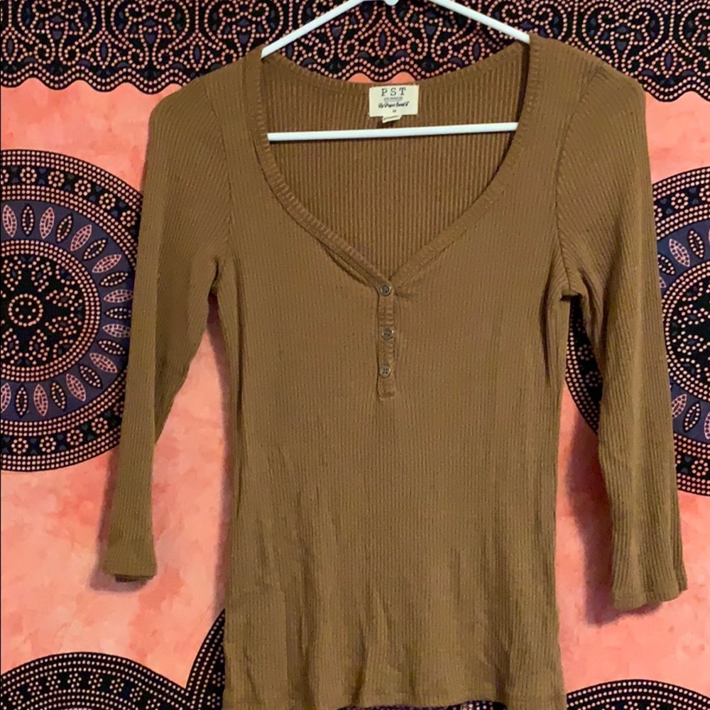 Fitted 3/4 top